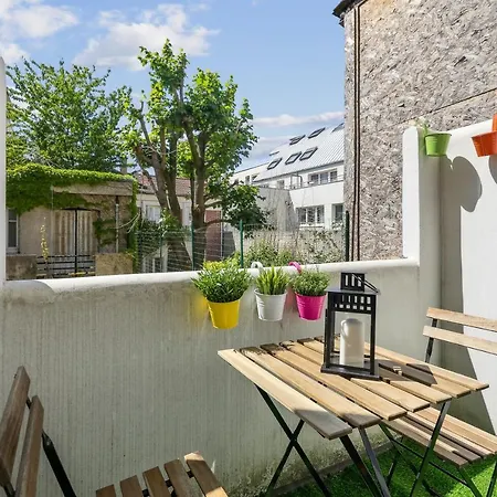 Quiet Studio With Terrace Near Beautiful Garden Paříž