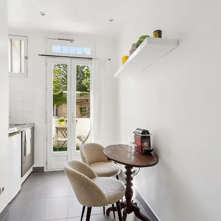 Apartmán Quiet Studio With Terrace Near Beautiful Garden Paříž